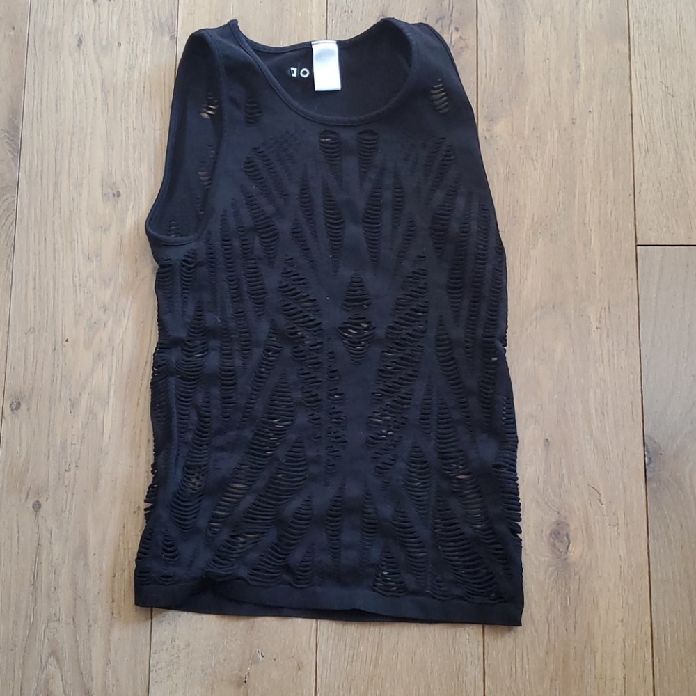 ALO YOGA VIXEN FITTED MUSCLE TANK
